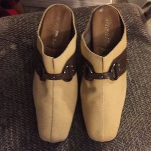 🎃 Aerosoles clogs